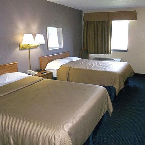 Columbus Inn Room photo